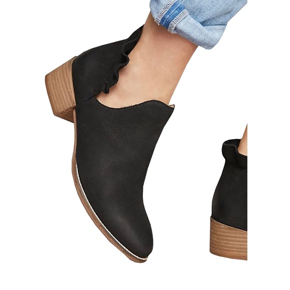 seychelles ruffled ankle booties